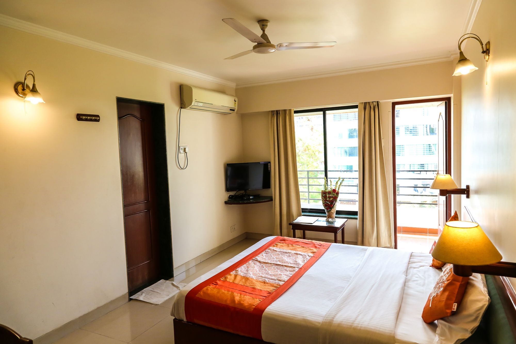 Hotel Lotus Pune Exterior photo